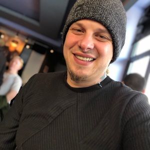 Meet your Posher, Roy